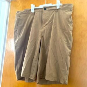 Urban Pipeline Khaki shorts
